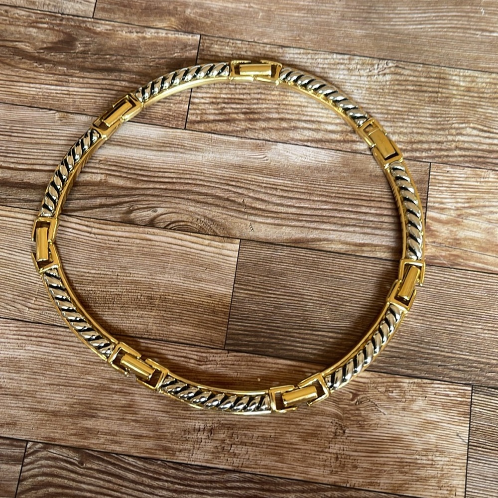 Gold Two-Tone Twisted Cable Chocker Necklace - Unique Edwin Pearl Necklace - Picture 8 of 16